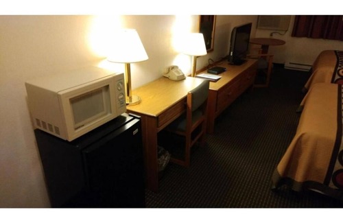 Wautoma Hotel | Comfortable Unit Close to Mount Morris & Local Restaurants