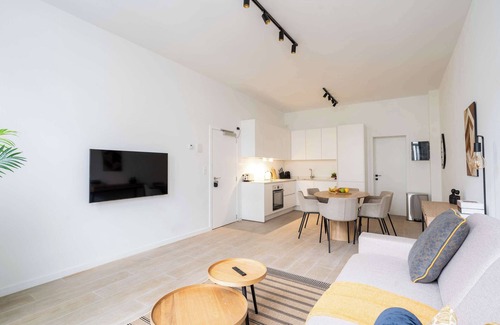 South Antwerp Apartment | Comfortable Urban Retreat for 6 in Central Antwerp