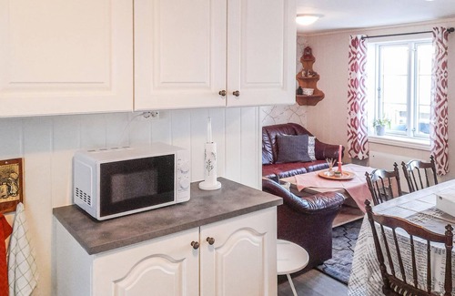 Frei Apartment | Comfortable vacation apartment with a view of the water.
