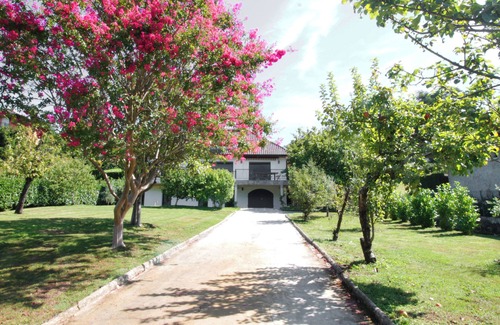 Viviers-du-Lac Villa | Comfortable villa with a view of Lake Bourget