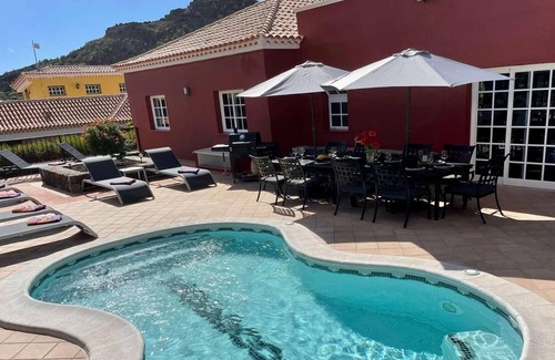 Buzanada Villa | Comfortable Villa 10 minutes from main resorts.