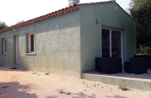 Le Castellet House | Comfortable villa in the heart of the Bandolais vineyards with private access and parking.