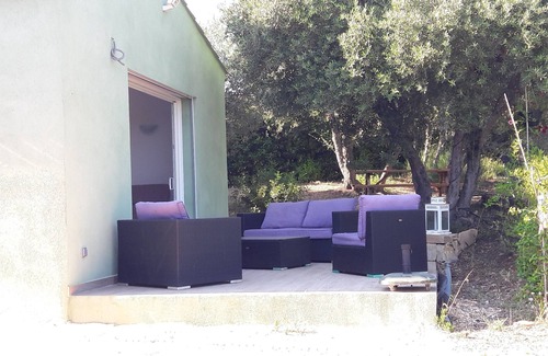 Le Castellet House | Comfortable villa in the heart of the Bandolais vineyards with private access and parking.