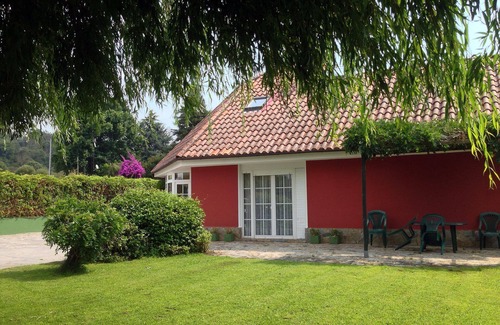 Teo House | Comfortable Villa with large Pool, huge Garden (golf) and short trip to beaches*