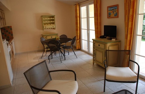 Carros Villa | Comfortable villa with private landscaped garden, swimming pool
