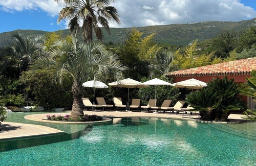 Carros Villa | Comfortable villa with private landscaped garden, swimming pool