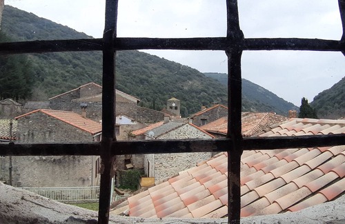 Les Ilhes House | Comfortable village house with terrace.