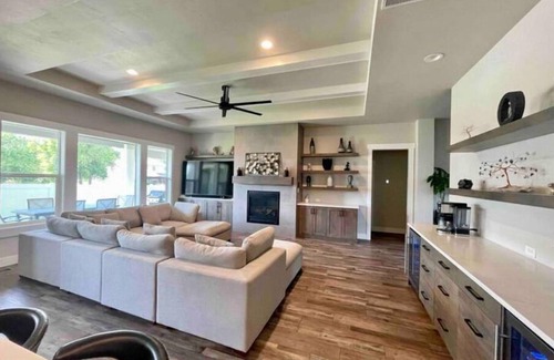 Nampa House | comfortably convenient & private