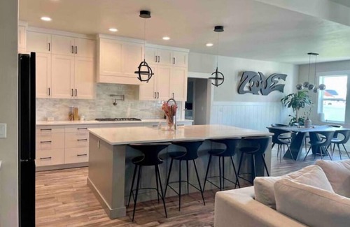 Nampa House | comfortably convenient & private