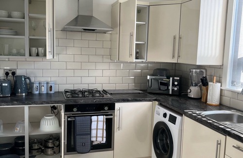 Bolton House | Comfortably furnished 2 bedroom home in Bolton