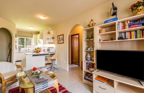 Torrox Costa Apartment | Comfortably furnished 4 Bed Apartment in well-kept garden