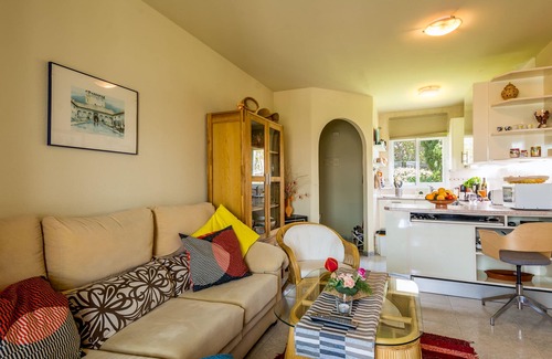 Torrox Costa Apartment | Comfortably furnished 4 Bed Apartment in well-kept garden