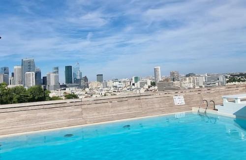 Puteaux Apartment | Comfortion Le Papillon - Appartement de luxe avec vue et piscine
