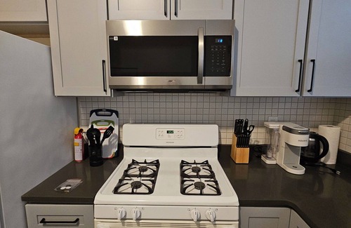 Inman Square Apartment | Comforts of your home in tranquility, Harvard Square