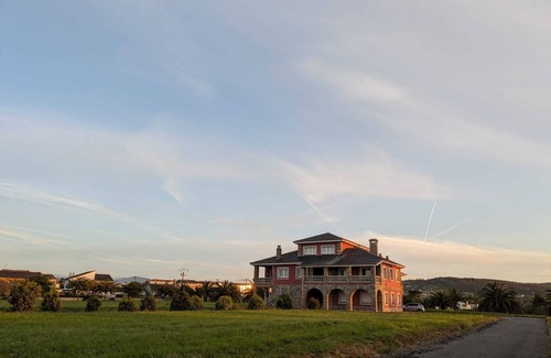 Figueras (Castropol) Apartment | Comfotable room in a restored house with garden and common areas