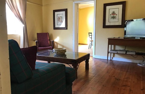 Lady Grey House | Comfrey Cottage