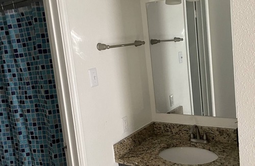 George Bush Park/Eldridge Apartment | COMFTY 2 BEDROOM APARTMENT