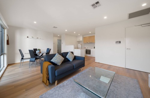 Wright Apartment | Comfy 1-Bed with Balcony in Tranquil Location