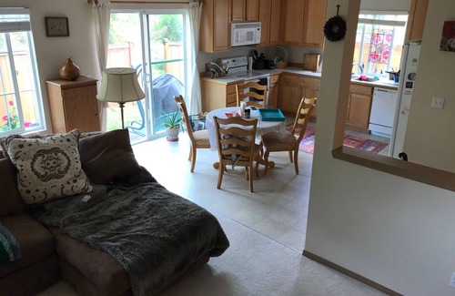 Renton House | Comfy 1-bedroom in house with wifi and central AC in Renton