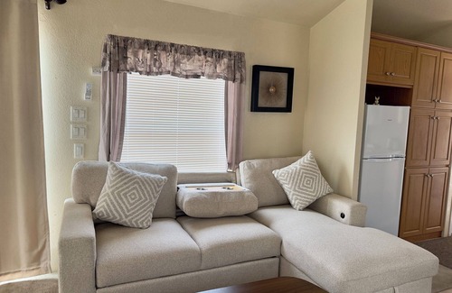 Hanford House | Comfy 1-bedroom mobile home in Hanford near Downtown