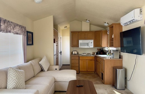 Hanford House | Comfy 1-bedroom mobile home in Hanford near Downtown