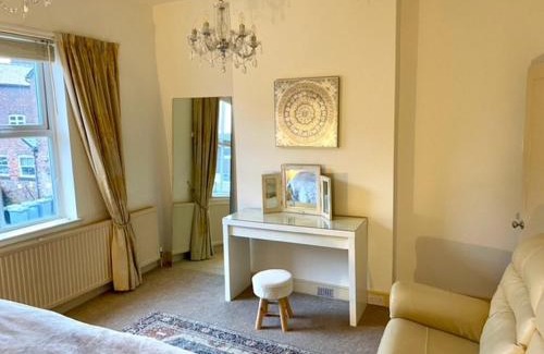 Alderley Edge Apartment | Comfy 1BD Retreat in the Heart of Alderley Edge