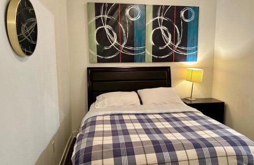 CityPlace Apartment | Comfy 1Bdrm den 2Baths with 3 real beds plus parking