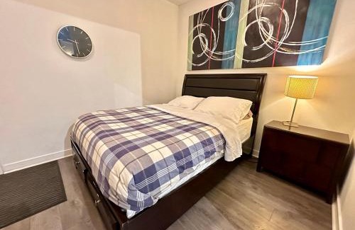 CityPlace Apartment | Comfy 1Bdrm den 2Baths with 3 real beds plus parking