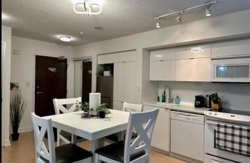 CityPlace Apartment | Comfy 1Bdrm plus Den 3 real beds