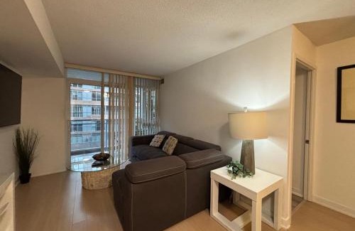 CityPlace Apartment | Comfy 1Bdrm plus Den 3 real beds