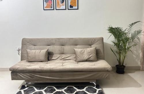 Krishnarajapura Apartment | Comfy 1BHK near Kadugodi Metro