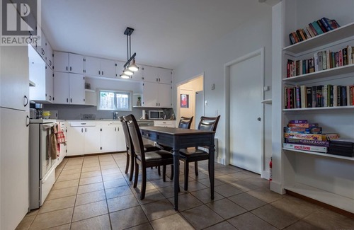 Heriot Bay House | Comfy 2 bedroom ocean front house