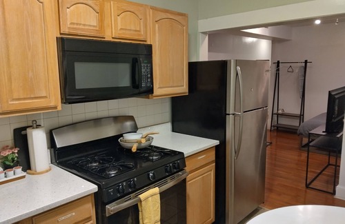 Midtown Village Apartment | Comfy 2beds-1bedroom at center city