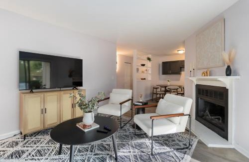 Charlotte Apartment | Comfy 2BR Condo near Uptown & NoDa Free Parking