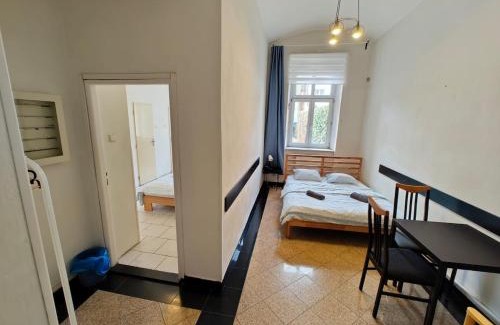 Zizkov Apartment | Comfy 2rooms Flat 4 persons & Parking