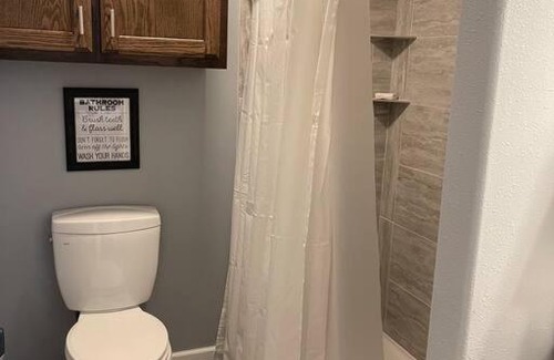 Pecan Tree - McCullough House | Comfy 3 Bed 2 Bath EZ Access To Santa's Wonderland