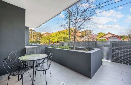 Homebush Apartment | Comfy 3 bed near DFO, Sydney Olympic Park
