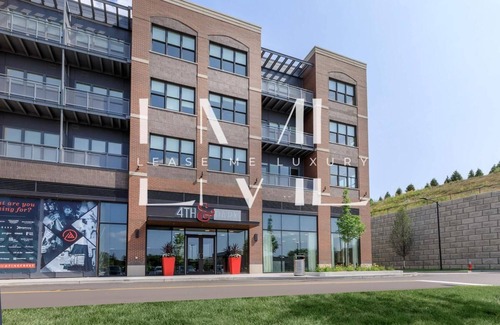 Orange Apartment | Comfy 3-Bedroom Corporate Apartment in Cleveland with Fitness Room, AC & Wifi