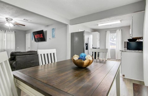Bridge City House | Comfy 3 bedroom home w/fenced yard