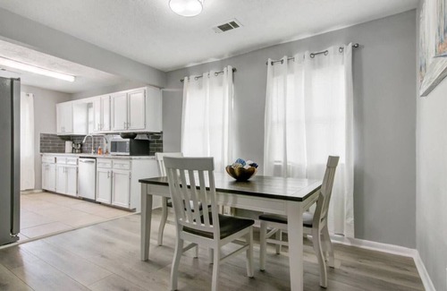 Bridge City House | Comfy 3 bedroom home w/fenced yard