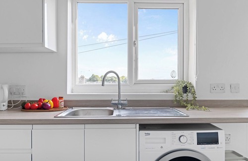 Newark upon Trent House | Comfy 3 Bedroom House in Nottingham, Sleeps 6