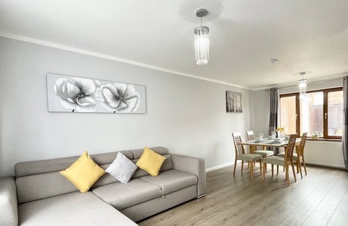 Worksop House | Comfy 3-Bedroom House in Worksop