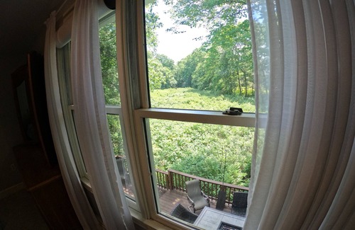 Beverly House | Comfy 4 Bedroom Home Close to Downtown and Beaches