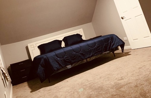 Washington Heights House | Comfy 4bedroom family home-10 minutes away from downtown