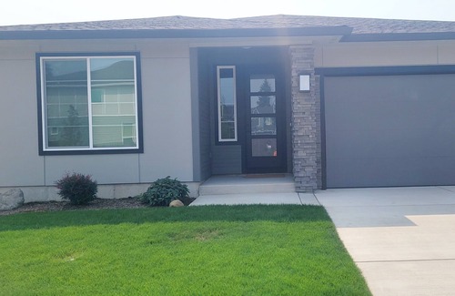 Vancouver House | Comfy, and Beautiful Vacation home in Vancouver WA.