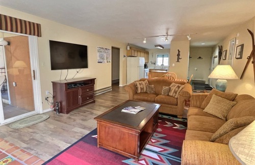 Taos Ski Valley Condo | Comfy and Close to the Fun at Taos Ski Valley
