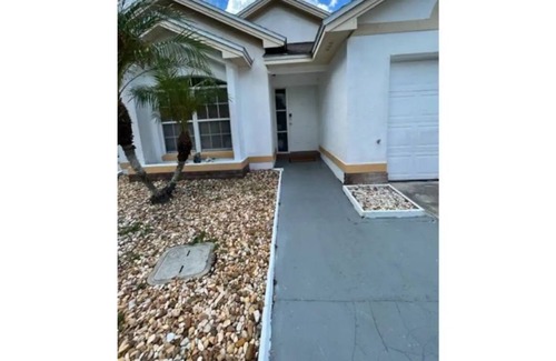 Orlando House | Comfy and convenient Two-bedroom home in Orlando