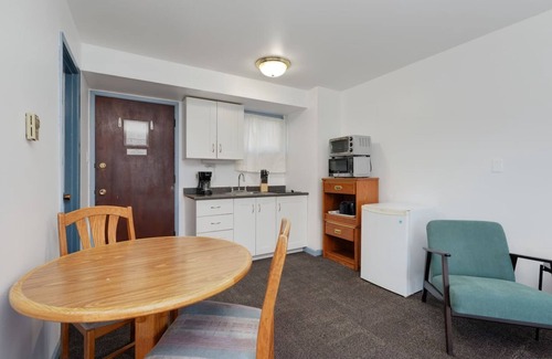 James Bay Apartment | Comfy and Cozy Studio