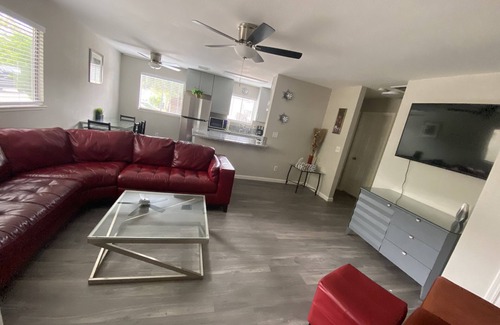 Roseville House | Comfy and freshly updated 2/1 duplex