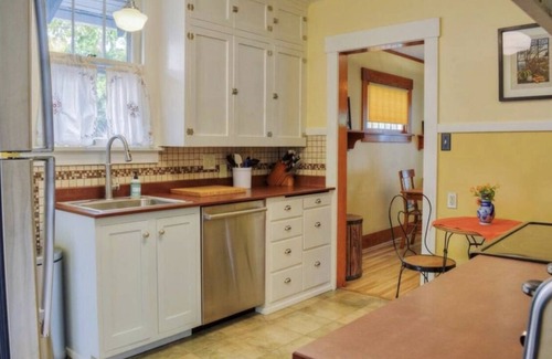 University District House | Comfy and Idyllic 1920s Missoula Bungalow in the historic Slants Neighborhood